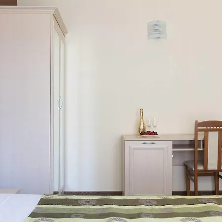 1bedroom W Balcony &kitchen Wifi ❤rx❤ Apartment *