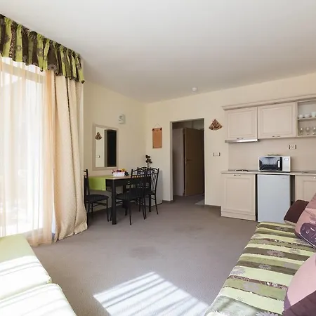 Lägenhet 1bedroom W Balcony &kitchen Wifi ❤rx❤ *